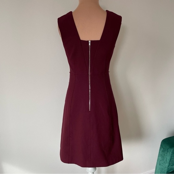 Elizabeth and James Bordeaux Red Exposed Seam V-Neck Sleeveless Charlie Dress 2 - Picture 5 of 11